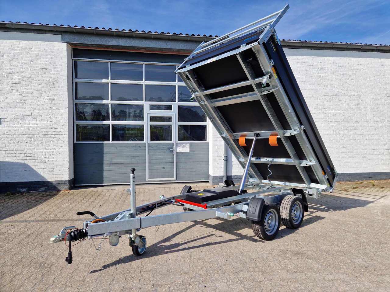 Cheval Liberte Kipper PW 3.3 35 black 330x180x35cm Elektro 3500kg Modell 09.2024 - Remolque volquete: foto 3 Cheval Liberte Kipper PW 3.3 35 black 330x180x35cm Elektro 3500kg Modell 09.2024 - Remolque volquete: foto 3