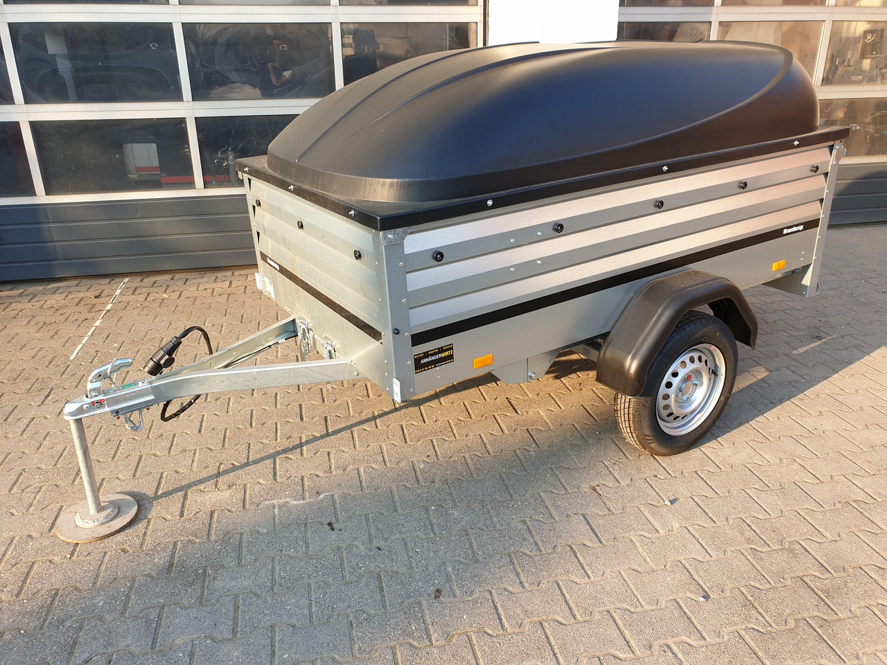Deckelanhänger Brenderup 1205 SXLUB 750 203x116x55cm mit ABS Deckel schwarz 750kg online Aktion - Remolque de coche: foto 4 Deckelanhänger Brenderup 1205 SXLUB 750 203x116x55cm mit ABS Deckel schwarz 750kg online Aktion - Remolque de coche: foto 4