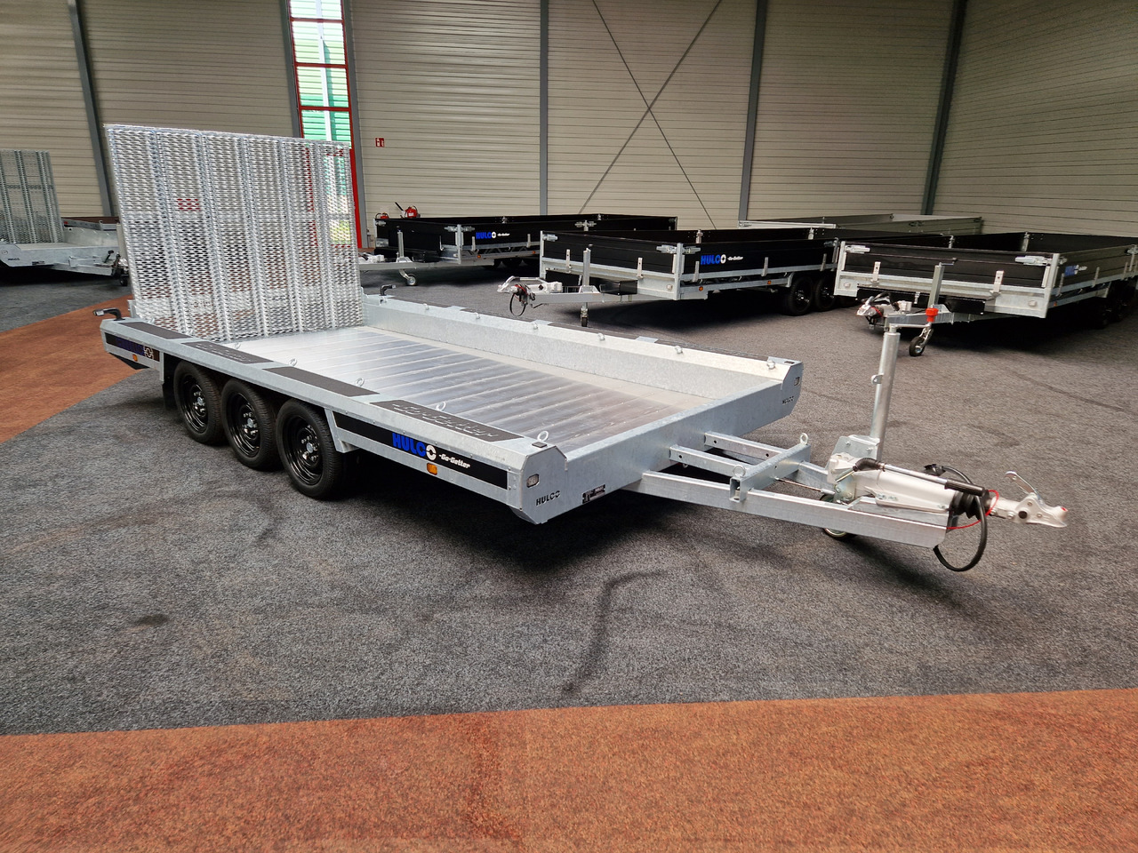HULCO TERRAX-3 Go Getter Aluboden 394x180x27cm Heckrampe 150cm LED Tridem 3500kg - Remolque porta maquinaria: foto 4 HULCO TERRAX-3 Go Getter Aluboden 394x180x27cm Heckrampe 150cm LED Tridem 3500kg - Remolque porta maquinaria: foto 4
