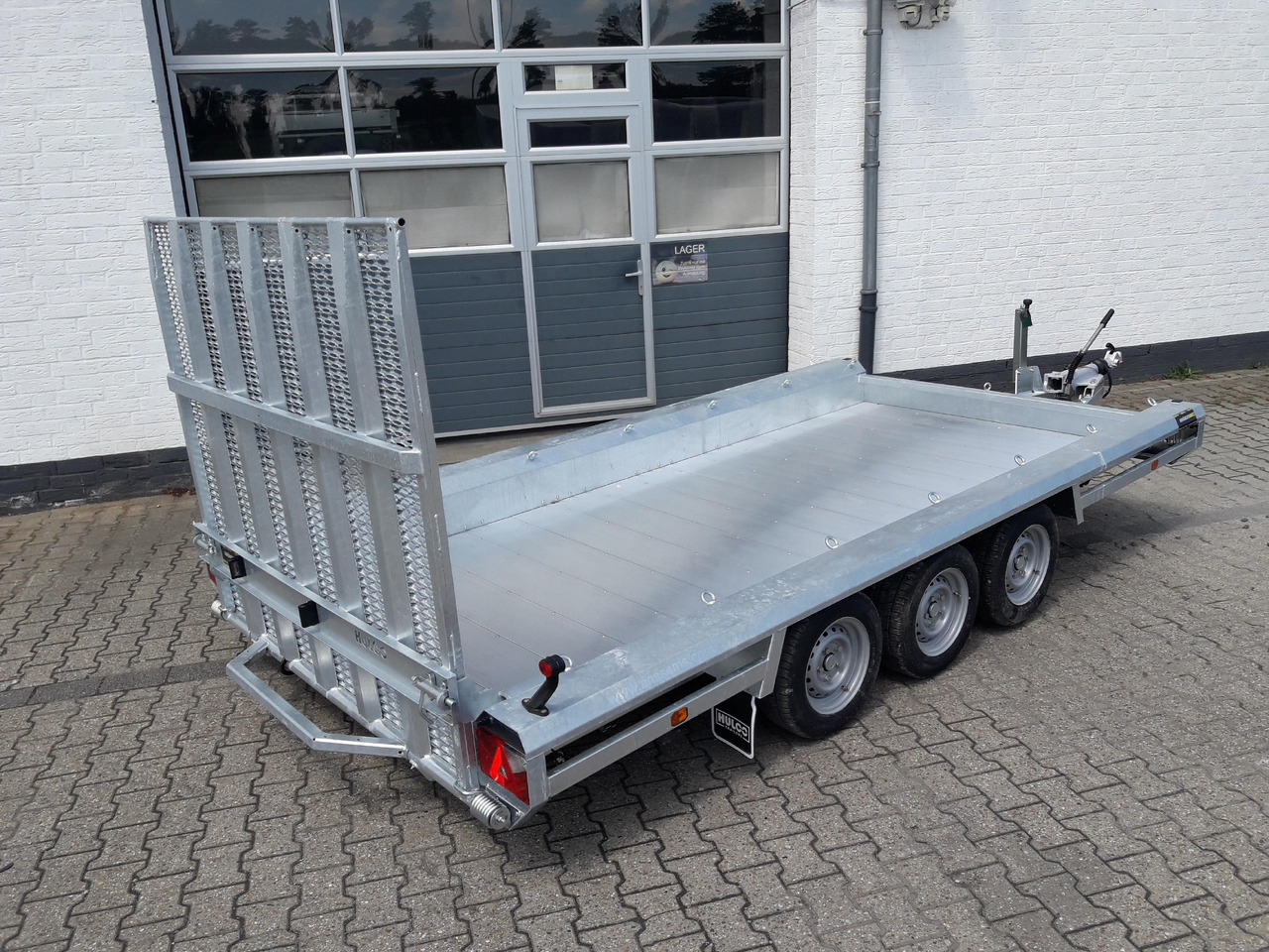 HULCO TERRAX Aluboden 394x180x27cm Heckrampe 150cm Tridem (XL) 3500kg - Remolque porta maquinaria: foto 3 HULCO TERRAX Aluboden 394x180x27cm Heckrampe 150cm Tridem (XL) 3500kg - Remolque porta maquinaria: foto 3