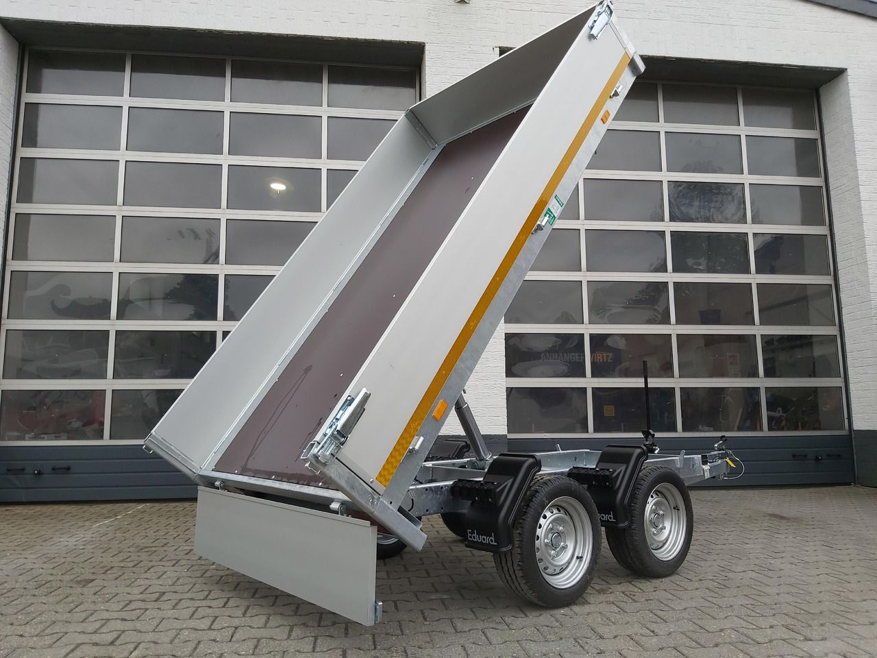 Heck Kipper 260x150x30cm Lfh: 63 cm (S) 750kg Tandem ungebremst Januar Aktion - Remolque volquete: foto 4 Heck Kipper 260x150x30cm Lfh: 63 cm (S) 750kg Tandem ungebremst Januar Aktion - Remolque volquete: foto 4