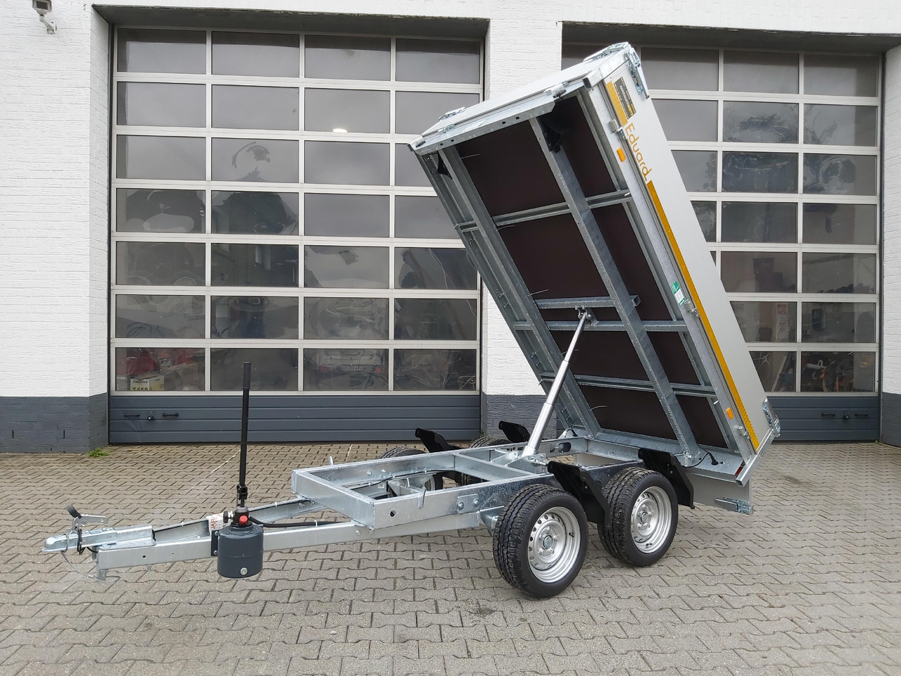 Heck Kipper 260x150x30cm Lfh: 63 cm (S) 750kg Tandem ungebremst Januar Aktion - Remolque volquete: foto 1 Heck Kipper 260x150x30cm Lfh: 63 cm (S) 750kg Tandem ungebremst Januar Aktion - Remolque volquete: foto 1