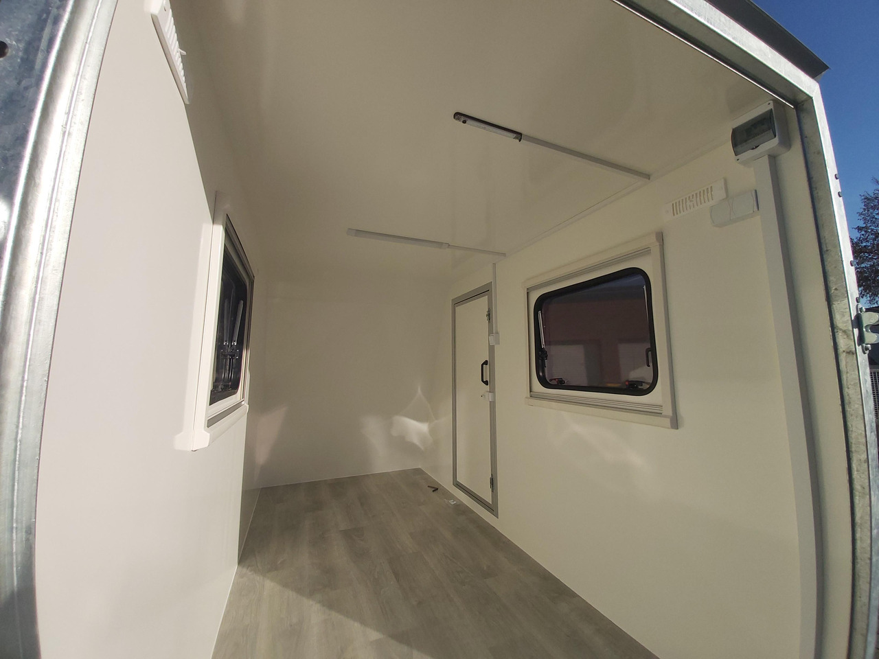 Caravana Kargo Camp TFS S Midi+ 320x150x180cm aero Seitentür Rampe Fenster+ 230V 12V 750kg Bremse 100km/H: foto 10