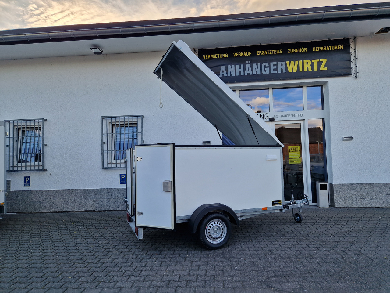 Kargo Deckel TFDL 250.00 U 245x130x140cm Hecktüren Stützen (S) 100km/H 750kg - Remolque de coche: foto 1 Kargo Deckel TFDL 250.00 U 245x130x140cm Hecktüren Stützen (S) 100km/H 750kg - Remolque de coche: foto 1