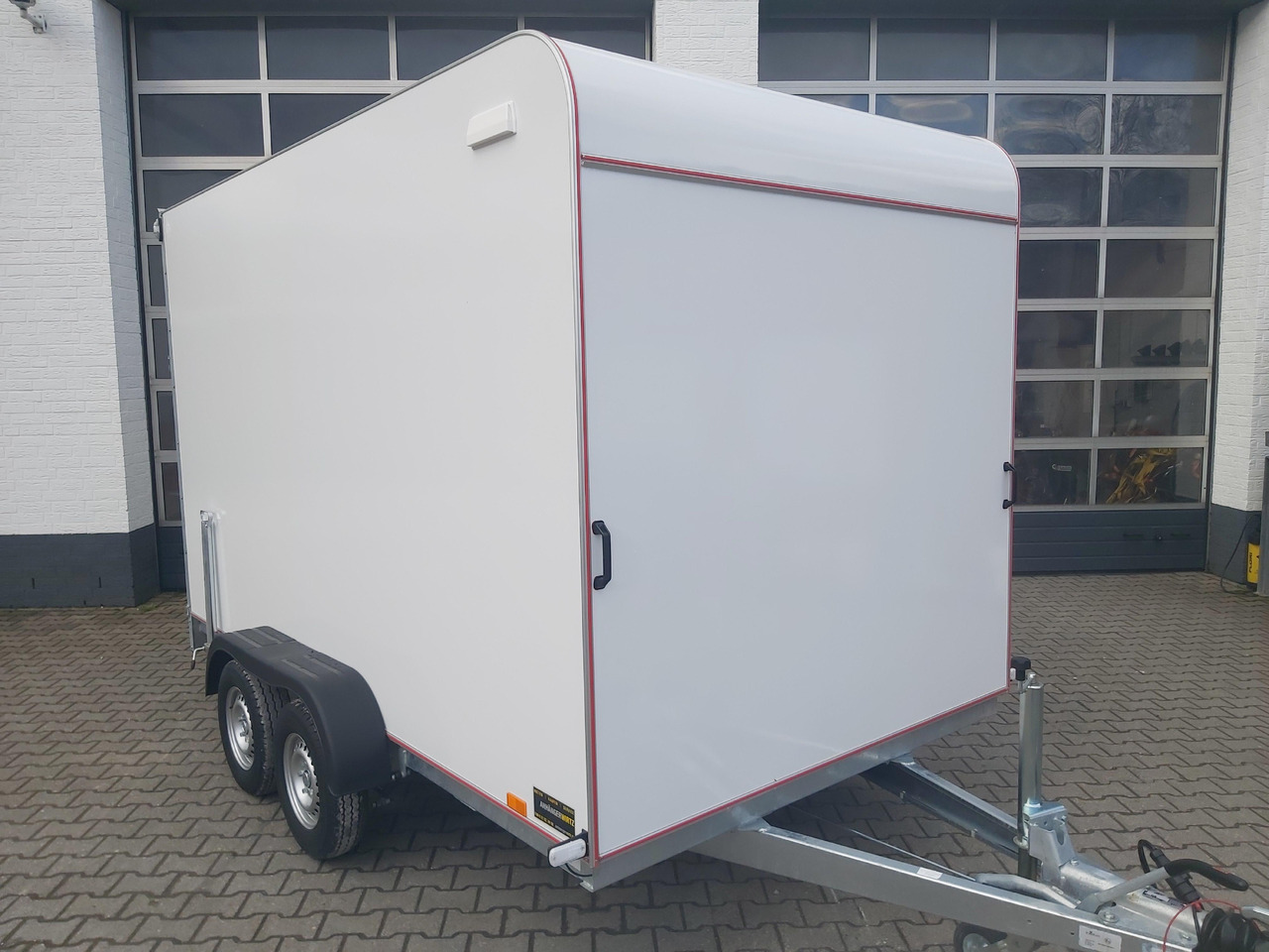 Remolque caja cerrada Koffer TFS 360T.01 2700 360x200x210cm aero Heckrampe Zurrsystem (L) 100km/h 2700kg: foto 8