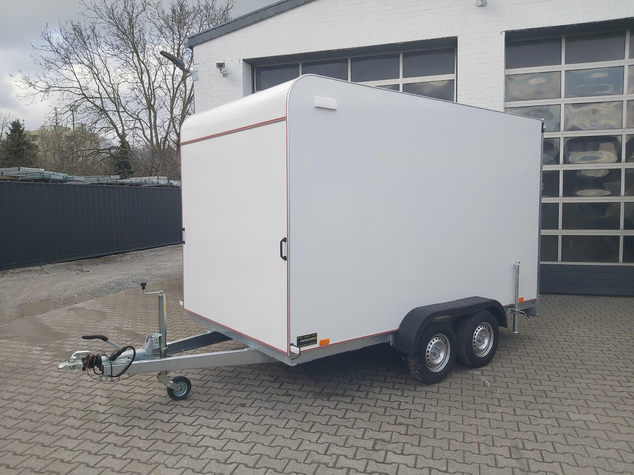 Remolque caja cerrada Koffer TFS 360T.01 2700 360x200x210cm aero Heckrampe Zurrsystem (L) 100km/h 2700kg: foto 10