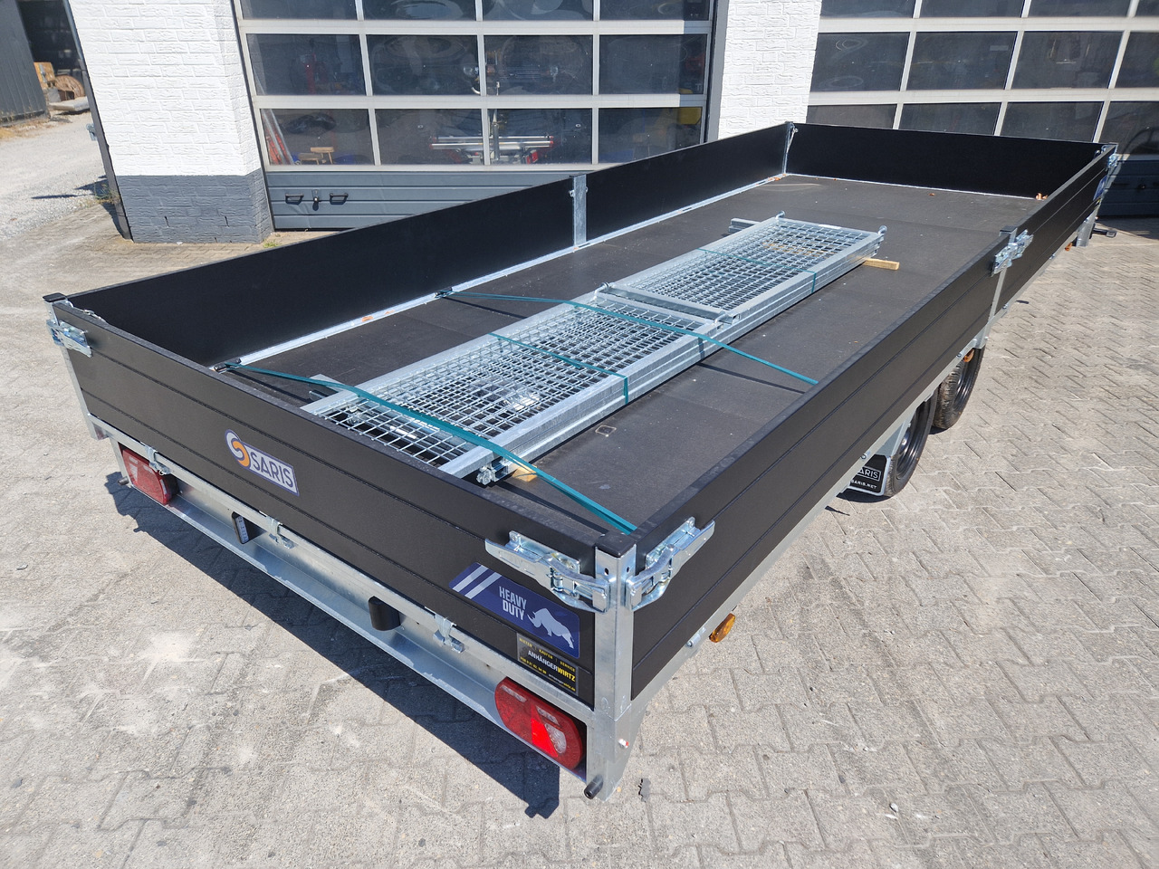 Saris PL HD 506 204 3500 2 506x204x35cm heavy duty black LED Licht (XXL) 3500kg - Remolque caja abierta: foto 4 Saris PL HD 506 204 3500 2 506x204x35cm heavy duty black LED Licht (XXL) 3500kg - Remolque caja abierta: foto 4