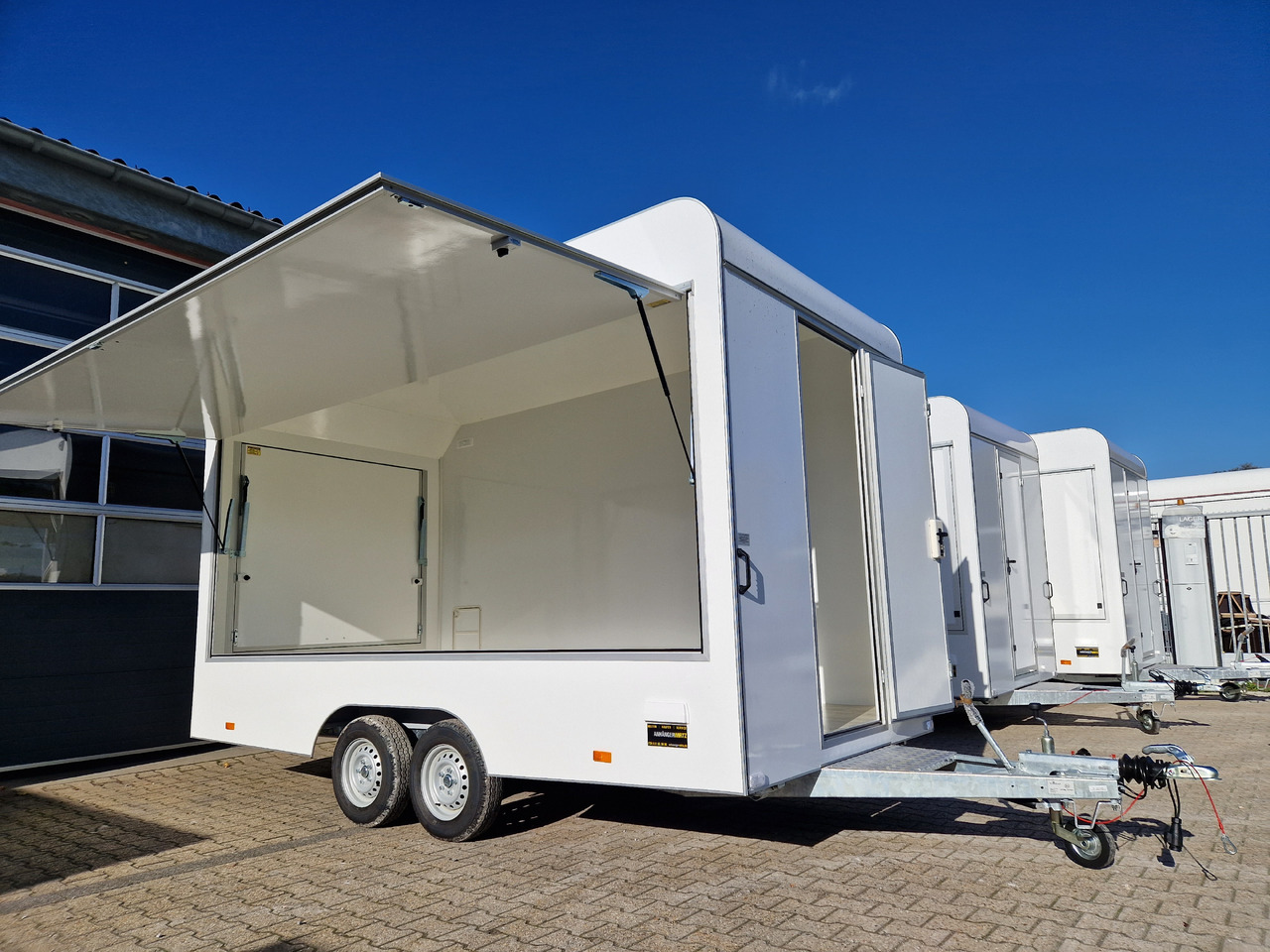 Verkaufsanhänger VK 422 200 aero retro 420x200x230cm 2 Verkaufsklappen Tür vorn (XL) 2000kg - Remolque venta ambulante: foto 2 Verkaufsanhänger VK 422 200 aero retro 420x200x230cm 2 Verkaufsklappen Tür vorn (XL) 2000kg - Remolque venta ambulante: foto 2