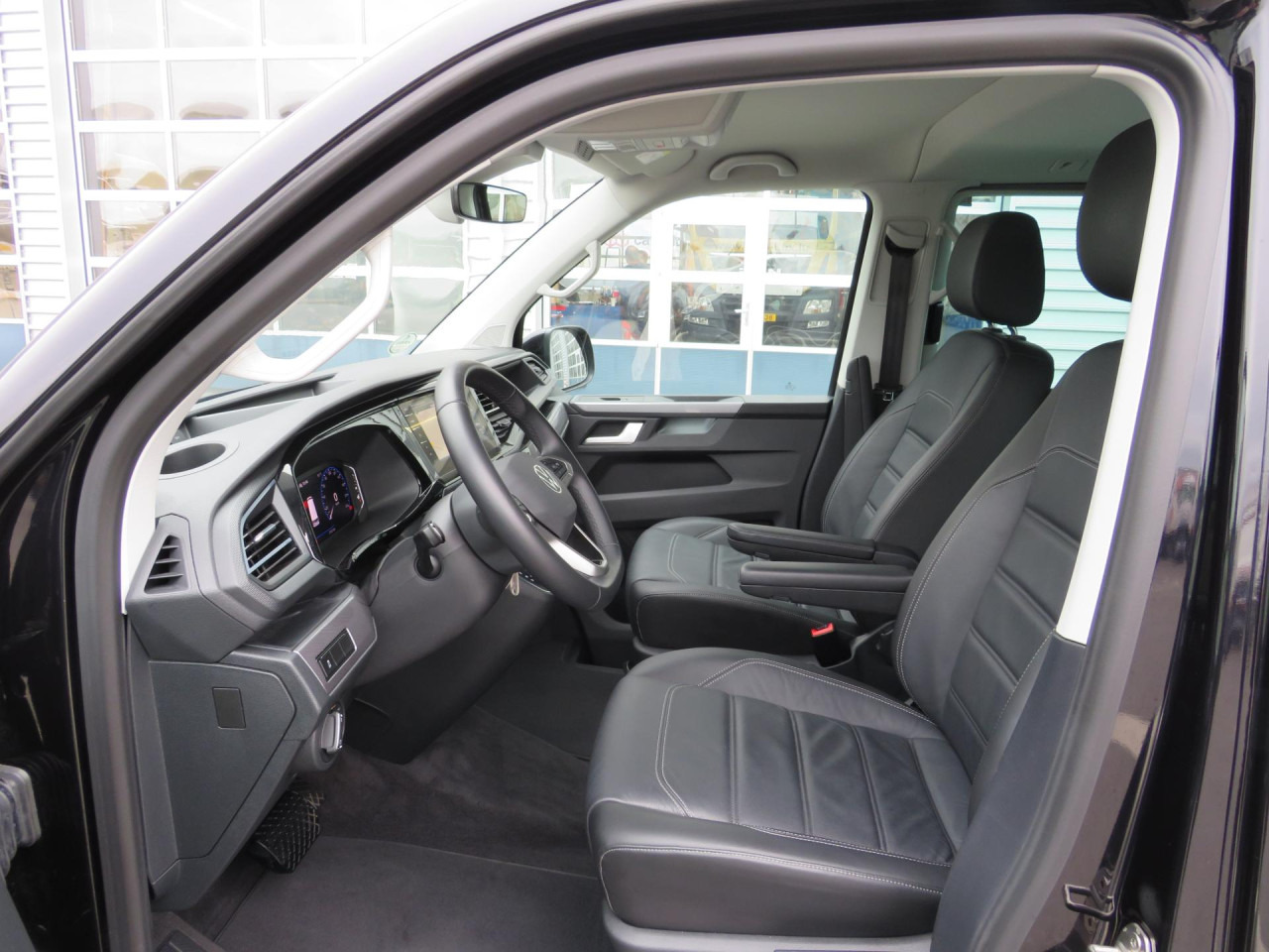 VOLKSWAGEN T6.1 Multivan Comfortline Edition Court Bluetooth - Coche: foto 2 VOLKSWAGEN T6.1 Multivan Comfortline Edition Court Bluetooth - Coche: foto 2