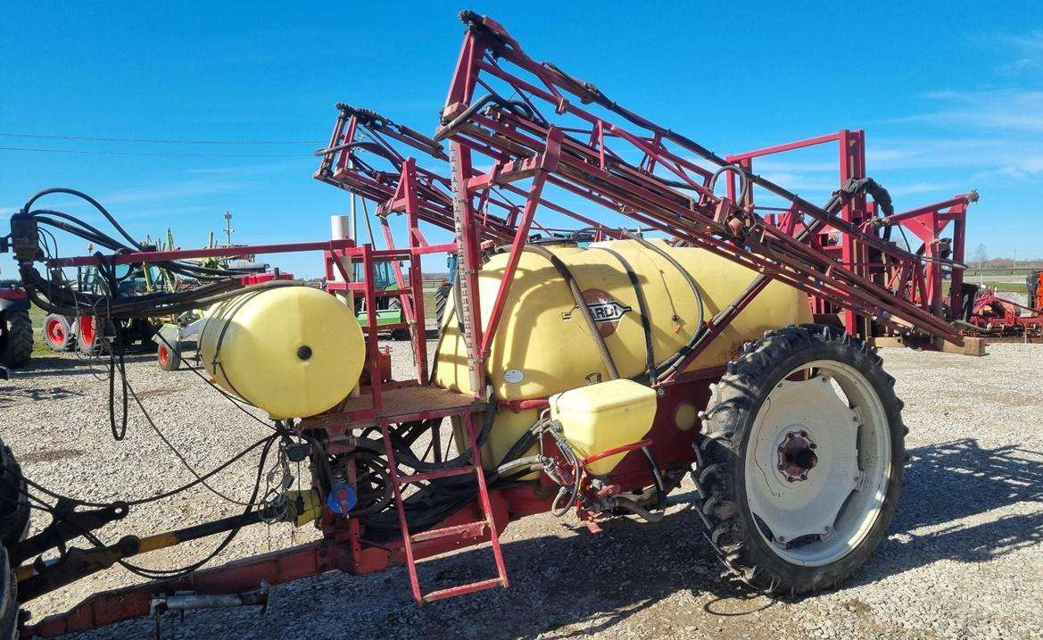 Hardi TZY 2500 - Pulverizador: foto 1 Hardi TZY 2500 - Pulverizador: foto 1