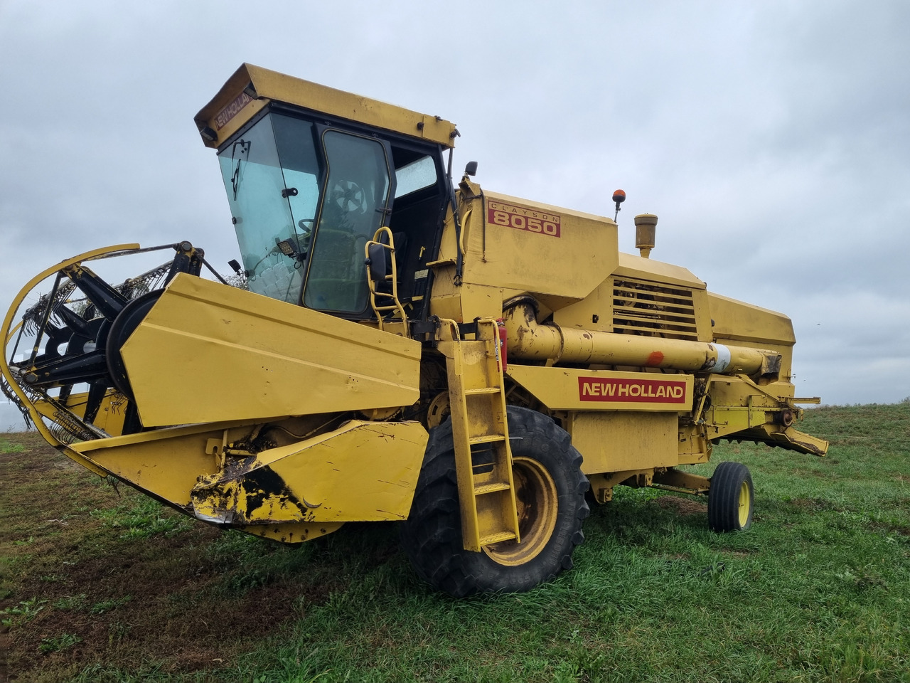 New Holland 8050 - Cosechadora de granos: foto 1 New Holland 8050 - Cosechadora de granos: foto 1