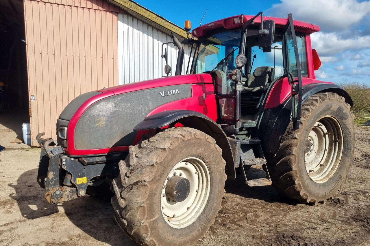 Valtra T190 - Tractor: foto 1 Valtra T190 - Tractor: foto 1