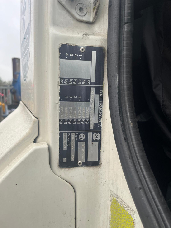 DAF 75 CF - Camión cisterna: foto 4 DAF 75 CF - Camión cisterna: foto 4