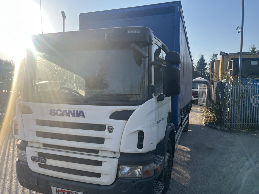 Scania P230 4x2 Curtain side - Camión lona: foto 2 Scania P230 4x2 Curtain side - Camión lona: foto 2