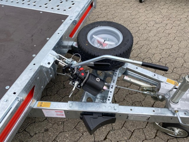 Brian James T Transporter, 231-5522-35-3-10, 5500 x 2240 mm, 3,5 to. kippbar mit Auffahrrampe - Remolque portavehículos: foto 3 Brian James T Transporter, 231-5522-35-3-10, 5500 x 2240 mm, 3,5 to. kippbar mit Auffahrrampe - Remolque portavehículos: foto 3