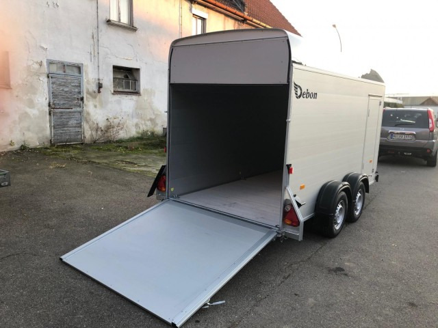 Cheval Liberte Debon Roadster 500 XL Alu + Türe 2600 kg, 100 km/h, 379x169x202cm - Remolque caja cerrada: foto 5 Cheval Liberte Debon Roadster 500 XL Alu + Türe 2600 kg, 100 km/h, 379x169x202cm - Remolque caja cerrada: foto 5