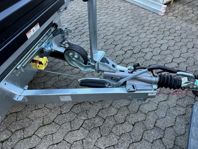 Humbaur 3-Seitenkipper HTK 3500.31 Alu Parabel , 3140 x 1750 x 350 mm, 3,5 to. - Remolque volquete: foto 3 Humbaur 3-Seitenkipper HTK 3500.31 Alu Parabel , 3140 x 1750 x 350 mm, 3,5 to. - Remolque volquete: foto 3