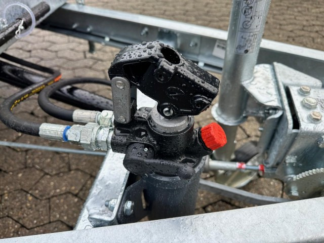 Leasing de  Humbaur Allcomfort MTKA 30 42 22 3,0 to. 4200x2180x200mm Humbaur Allcomfort MTKA 30 42 22 3,0 to. 4200x2180x200mm: foto 6 Leasing de  Humbaur Allcomfort MTKA 30 42 22 3,0 to. 4200x2180x200mm Humbaur Allcomfort MTKA 30 42 22 3,0 to. 4200x2180x200mm: foto 6