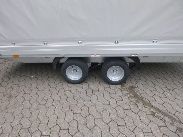 Humbaur HN 254118 Hochlader mit Hochplane 2,5 to. 4100 x 1850 x 350 mm - Remolque de coche: foto 3 Humbaur HN 254118 Hochlader mit Hochplane 2,5 to. 4100 x 1850 x 350 mm - Remolque de coche: foto 3