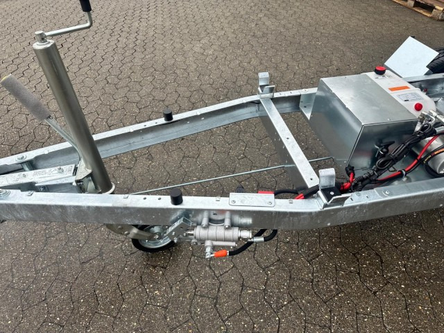 Humbaur HUK 182715 Heckkipper 1,8 t. E-Pumpe, 2680 x 1500 x 300mm - Remolque volquete: foto 4 Humbaur HUK 182715 Heckkipper 1,8 t. E-Pumpe, 2680 x 1500 x 300mm - Remolque volquete: foto 4
