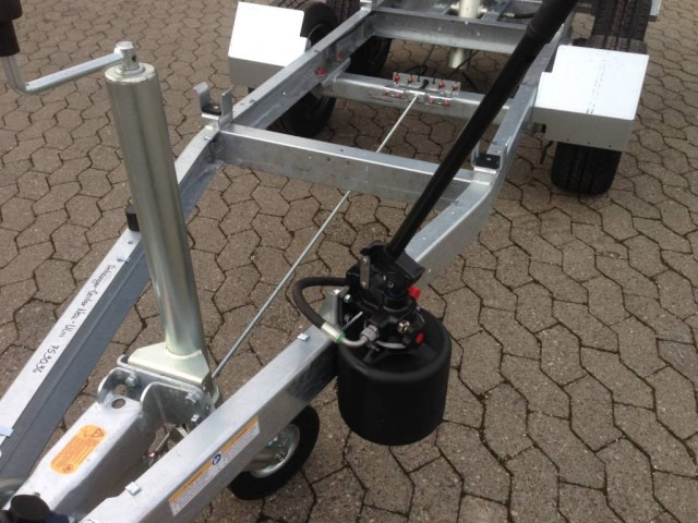 Humbaur HUK 273117 Heckkipper 2,7 t. 3140 x 1750 x 300 mm - Remolque volquete: foto 3 Humbaur HUK 273117 Heckkipper 2,7 t. 3140 x 1750 x 300 mm - Remolque volquete: foto 3