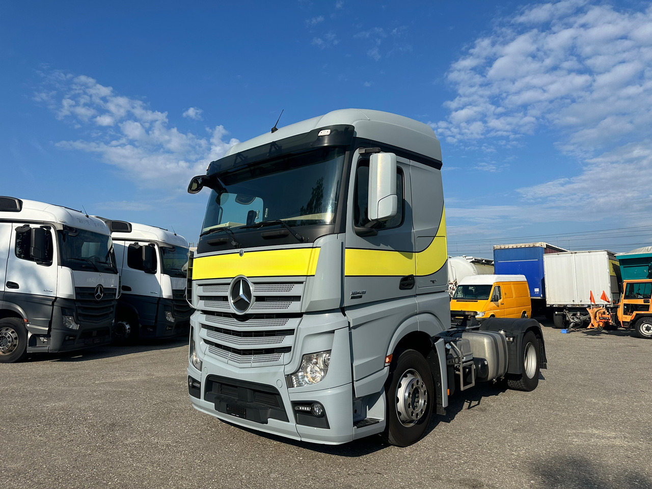 Mercedes Actros 18.48 18.41 18.40 18.44 18.46 18.45 18.42 18.48 - Cabeza tractora: foto 1 Mercedes Actros 18.48 18.41 18.40 18.44 18.46 18.45 18.42 18.48 - Cabeza tractora: foto 1