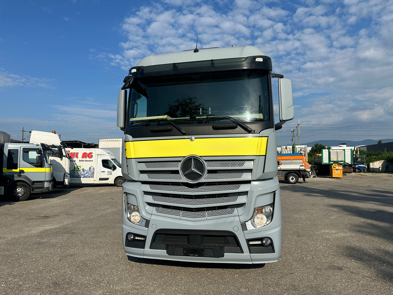 Mercedes Actros 18.48 18.41 18.40 18.44 18.46 18.45 18.42 18.48 - Cabeza tractora: foto 3 Mercedes Actros 18.48 18.41 18.40 18.44 18.46 18.45 18.42 18.48 - Cabeza tractora: foto 3