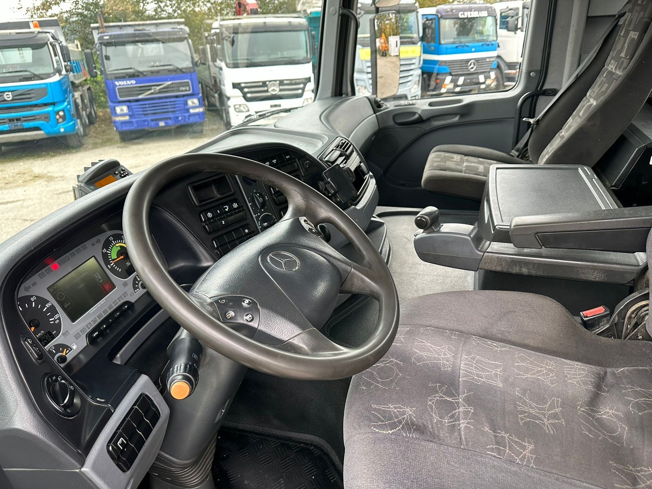 MERCEDES-BENZ Actros 3246 8x4 Kipper - Camión volquete: foto 4 MERCEDES-BENZ Actros 3246 8x4 Kipper - Camión volquete: foto 4