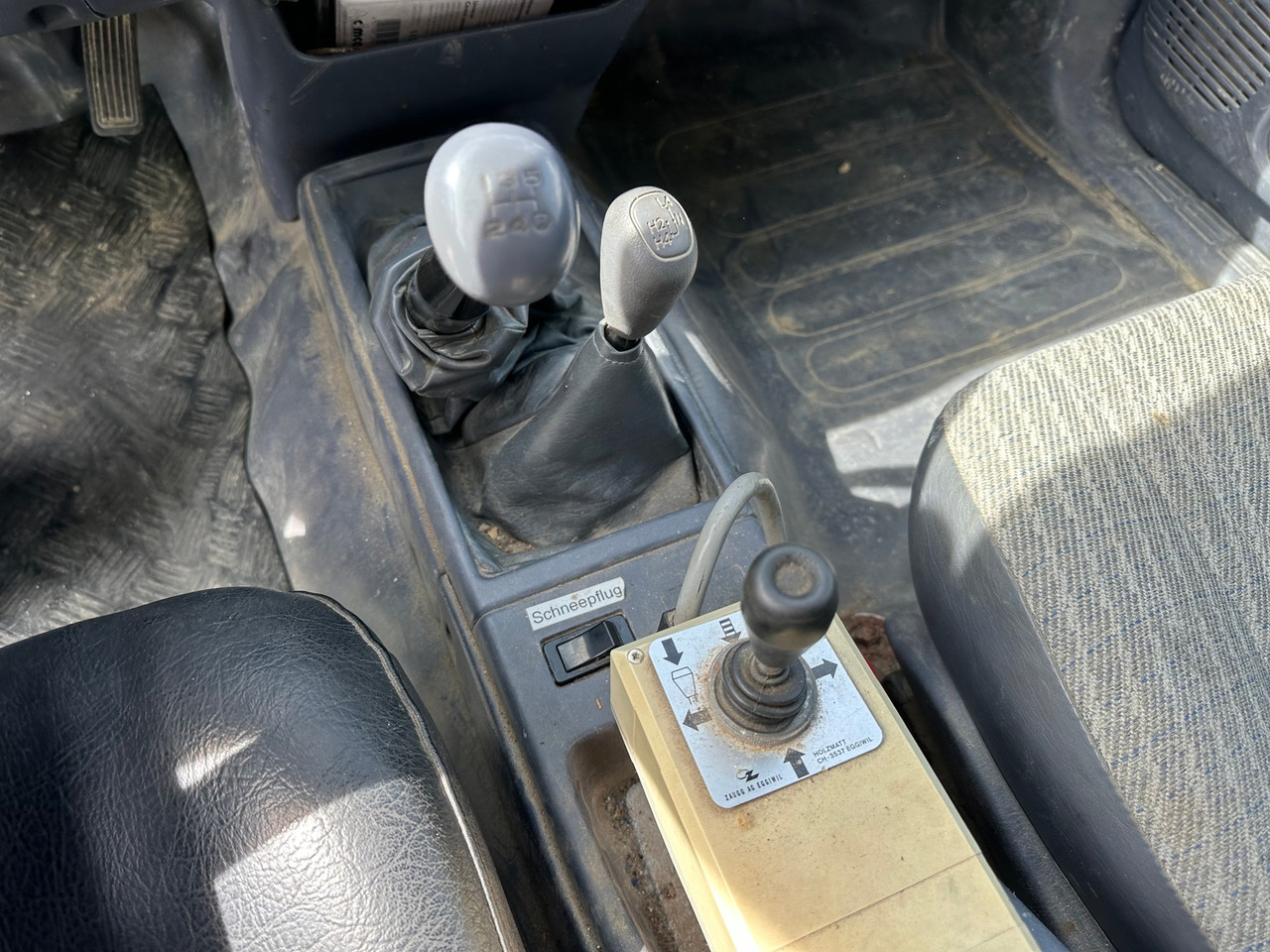 TOYOTA Hilux 4WD 4x4 Winterdienst Kipper - Volquete furgoneta: foto 5 TOYOTA Hilux 4WD 4x4 Winterdienst Kipper - Volquete furgoneta: foto 5