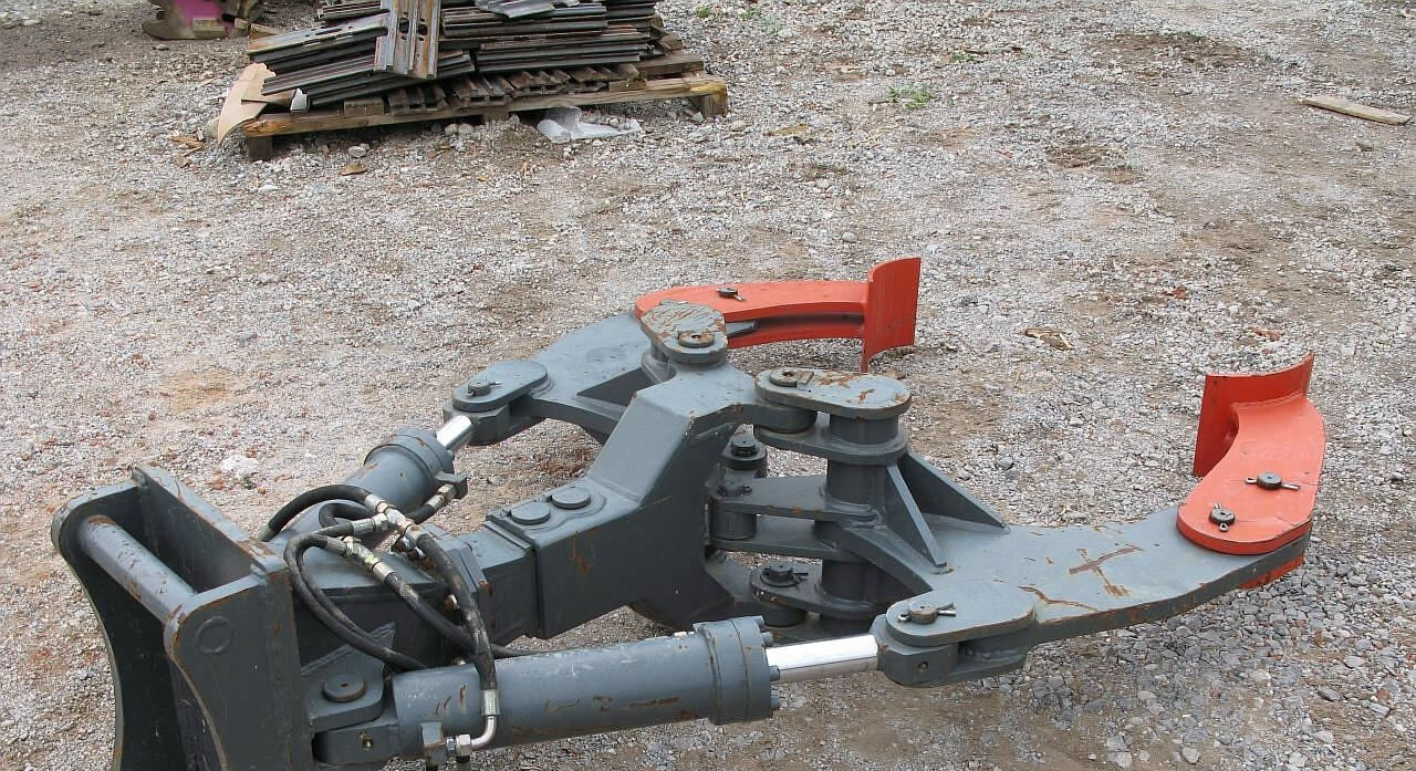 Balavto Pipe grab for excavator - Pinza de manipulación: foto 3 Balavto Pipe grab for excavator - Pinza de manipulación: foto 3