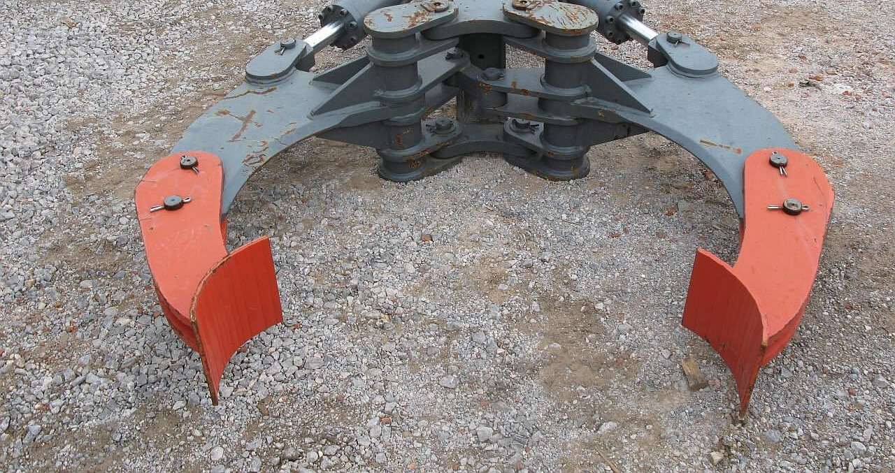 Balavto Pipe grab for excavator - Pinza de manipulación: foto 1 Balavto Pipe grab for excavator - Pinza de manipulación: foto 1