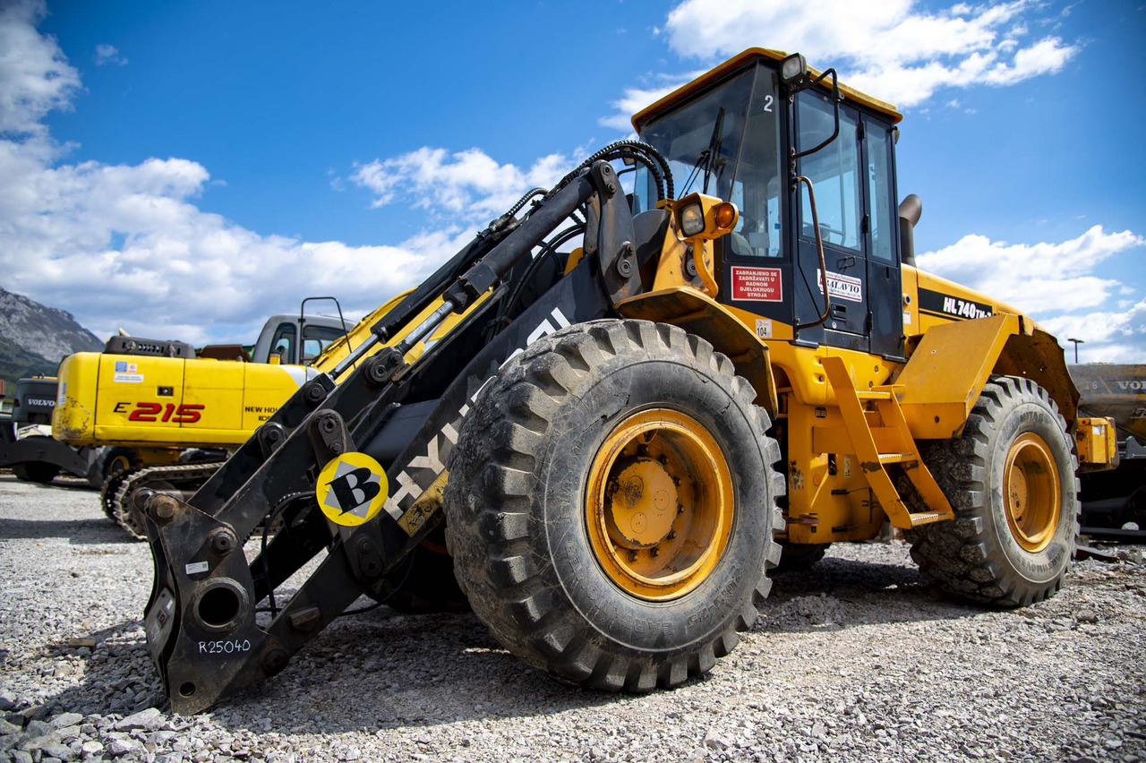 HYUNDAI HL740TM-7 for parts - Cargadora de ruedas: foto 1 HYUNDAI HL740TM-7 for parts - Cargadora de ruedas: foto 1