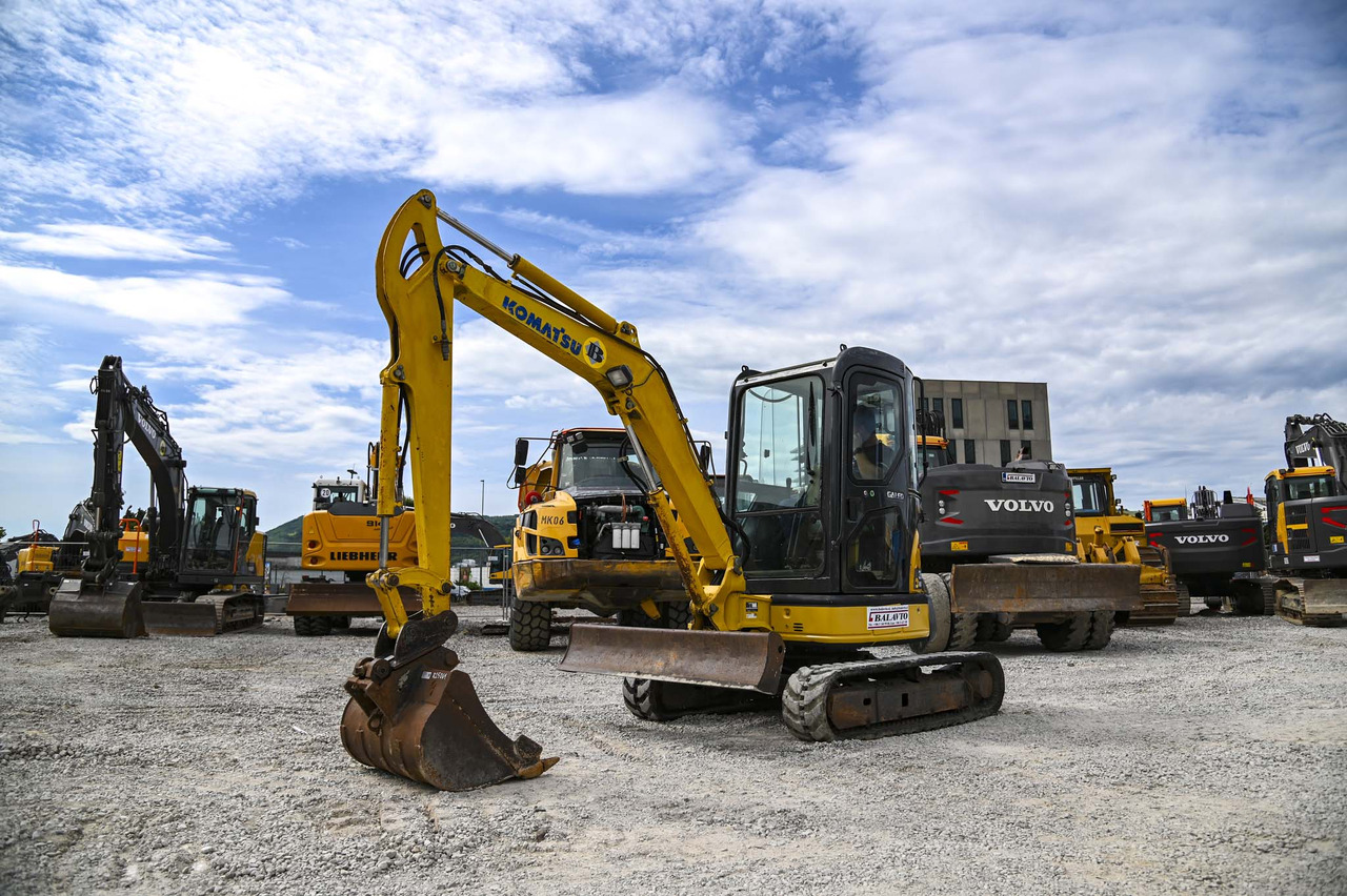 Komatsu PC35MR-2 - Miniexcavadora: foto 1 Komatsu PC35MR-2 - Miniexcavadora: foto 1
