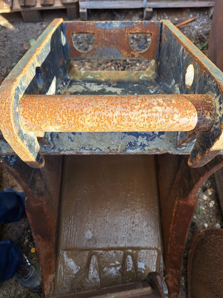 Narrow digging bucket 600 mm - Cazo para excavadora: foto 2 Narrow digging bucket 600 mm - Cazo para excavadora: foto 2