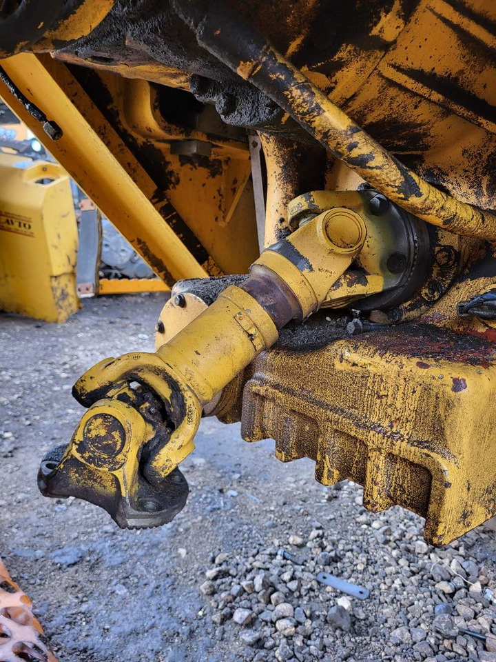 Volvo propeller shaft - Árbol de transmisión para Cargadora: foto 1 Volvo propeller shaft - Árbol de transmisión para Cargadora: foto 1