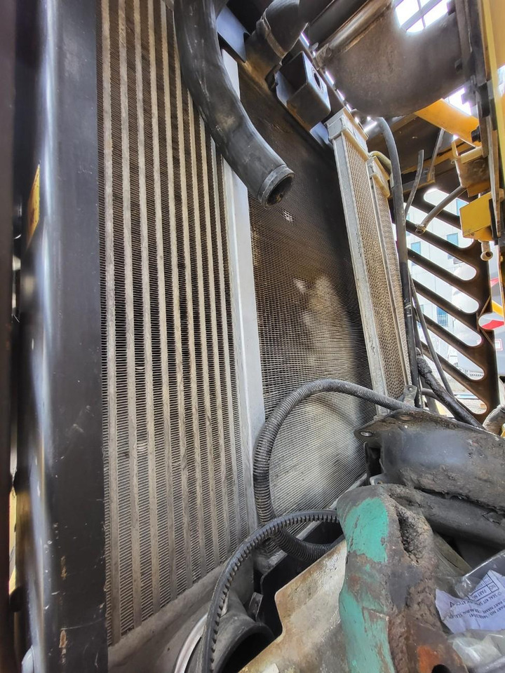 Volvo radiator - Radiador para Cargadora: foto 2 Volvo radiator - Radiador para Cargadora: foto 2
