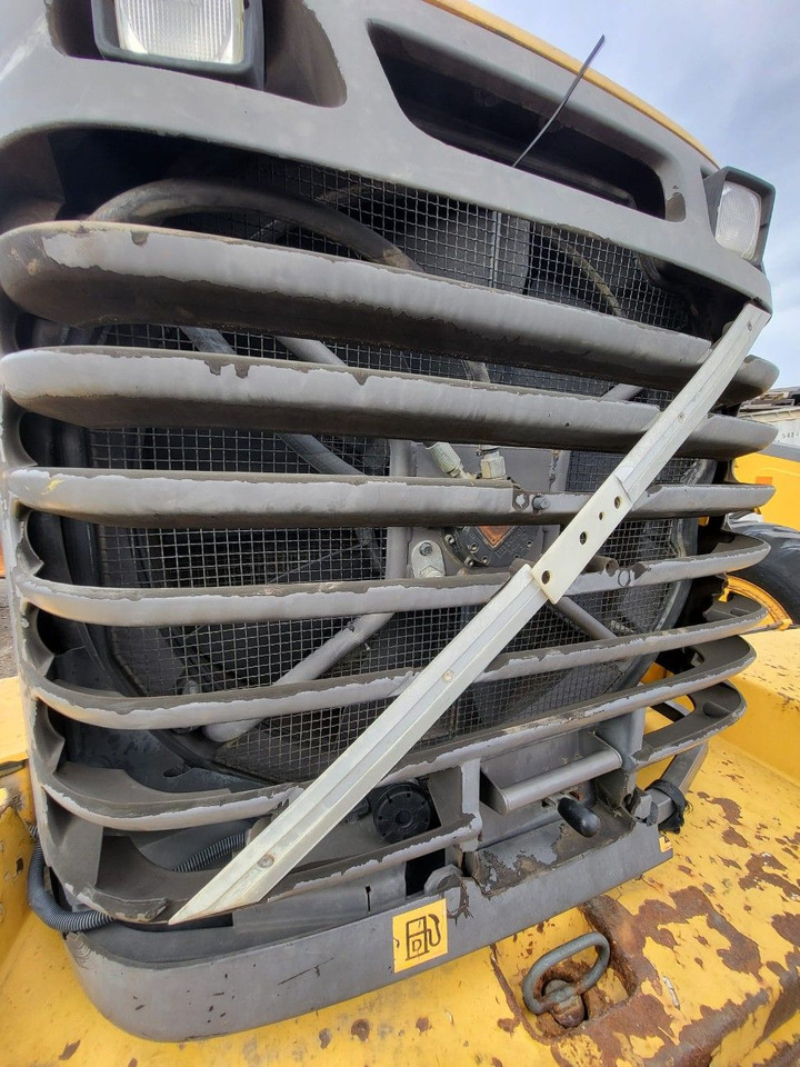 Volvo radiator - Radiador para Cargadora: foto 1 Volvo radiator - Radiador para Cargadora: foto 1