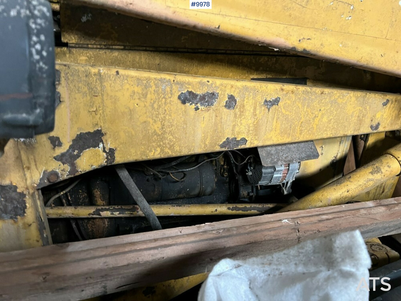 Tractor Backhoe loader- MASSEY-FERGUSON 203: foto 17