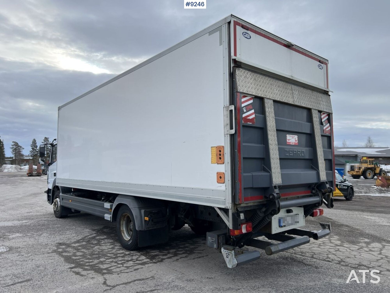Box Truck Mercedes Benz Atego 967, tail lift, cooling/heating unit - Camión caja cerrada: foto 4 Box Truck Mercedes Benz Atego 967, tail lift, cooling/heating unit - Camión caja cerrada: foto 4
