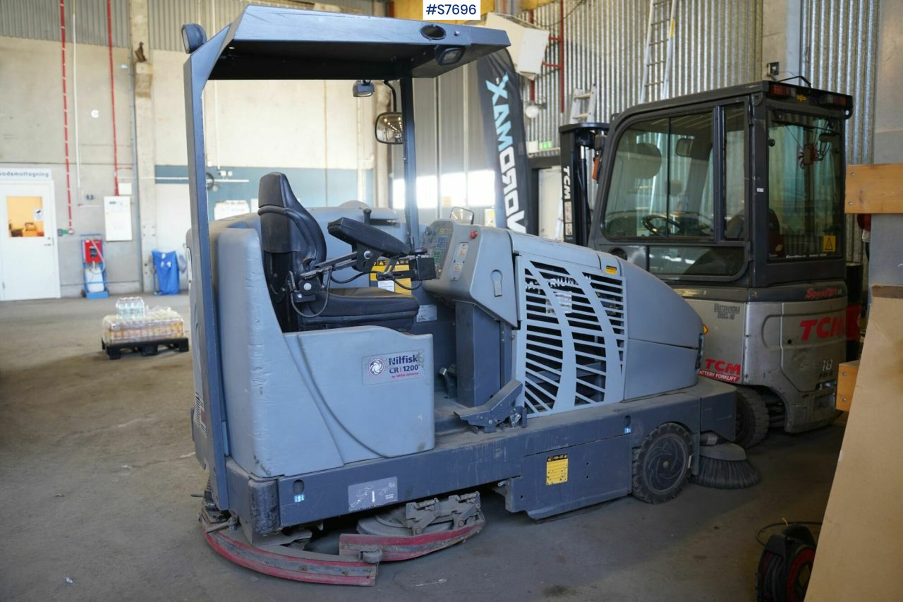 Cleaning machine Nilfisk CR1200 rep.object - Barredora vial: foto 3 Cleaning machine Nilfisk CR1200 rep.object - Barredora vial: foto 3