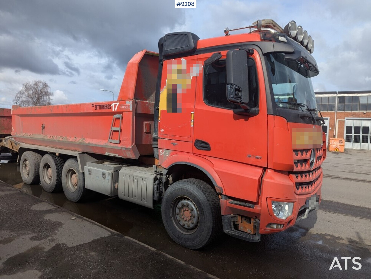 Dump / dozer truck Mercedes Benz Arocs 3251 8X4 with tipper wagon - Camión volquete: foto 2 Dump / dozer truck Mercedes Benz Arocs 3251 8X4 with tipper wagon - Camión volquete: foto 2