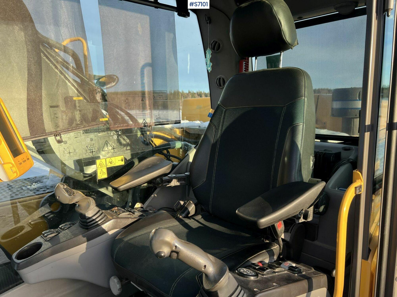 Excavator Volvo EC250DL - Excavadora de cadenas: foto 4 Excavator Volvo EC250DL - Excavadora de cadenas: foto 4