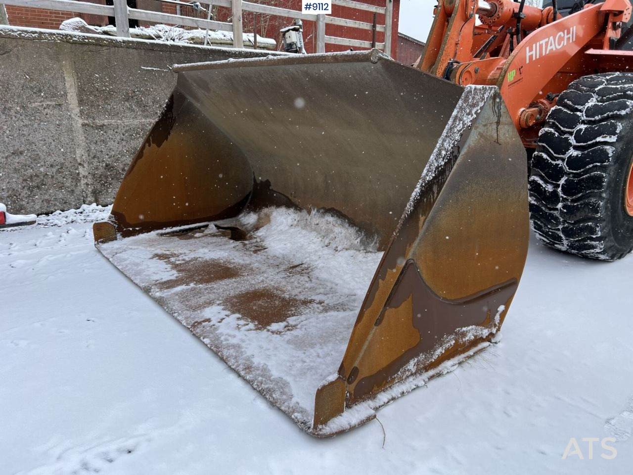 Hitachi ZW 330-5B Wheel loader with bucket (VIDEO) - Cargadora de ruedas: foto 5 Hitachi ZW 330-5B Wheel loader with bucket (VIDEO) - Cargadora de ruedas: foto 5