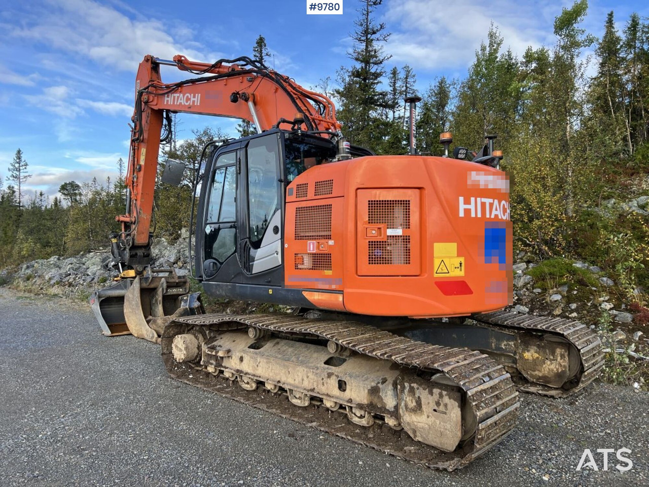 Excavadora de cadenas Hitachi ZX 225 US LC-L with excavation system and attachments: foto 7