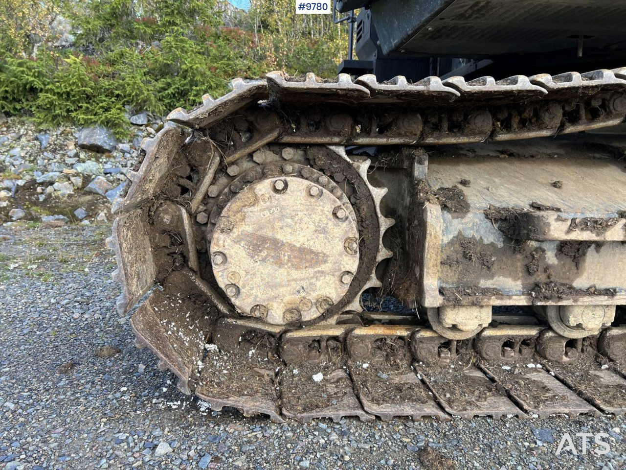 Excavadora de cadenas Hitachi ZX 225 US LC-L with excavation system and attachments: foto 16