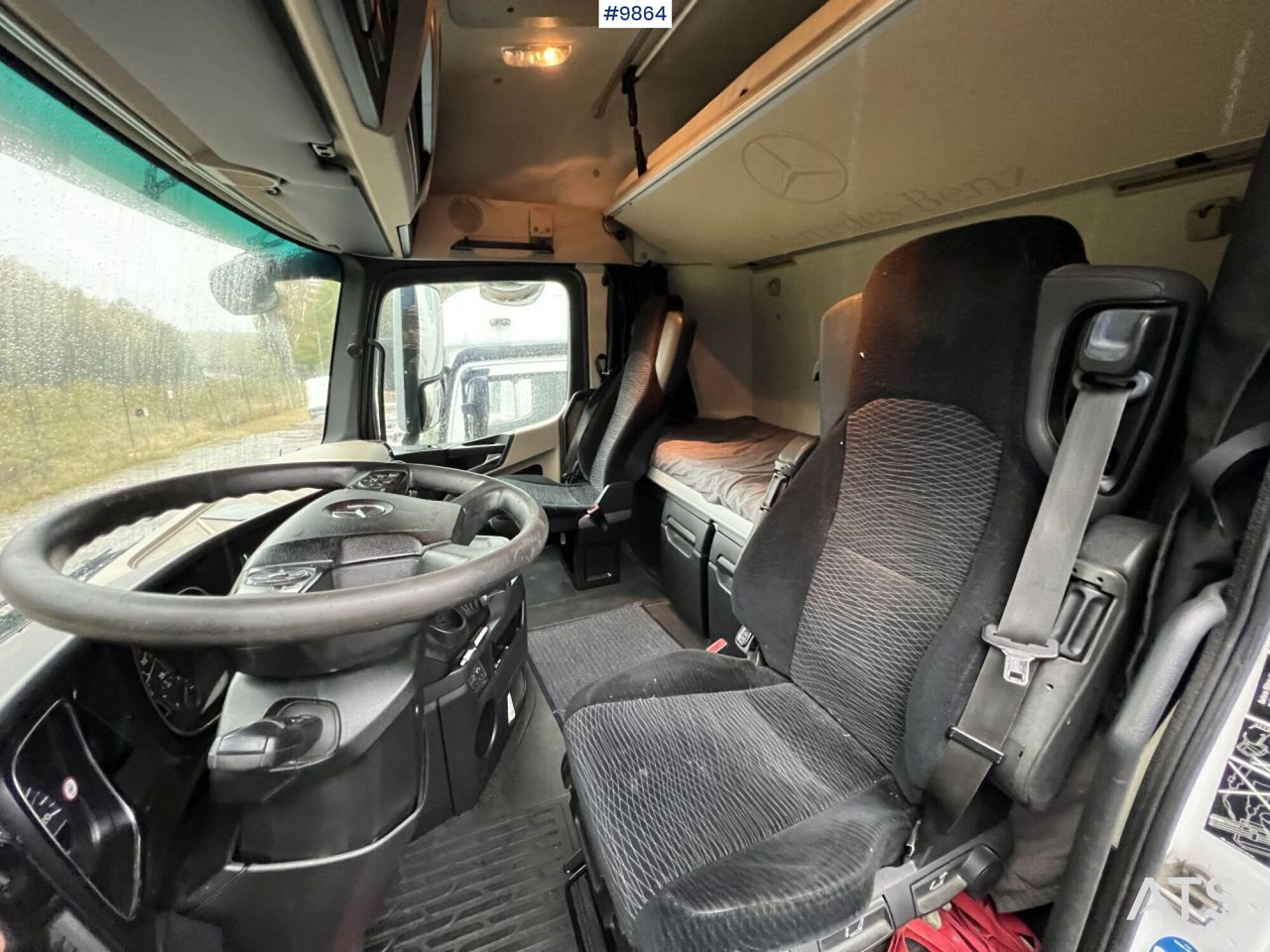 MERCEDES-BENZ ACTROS 963-0-A Box truck with tail lift - Camión caja cerrada: foto 5 MERCEDES-BENZ ACTROS 963-0-A Box truck with tail lift - Camión caja cerrada: foto 5