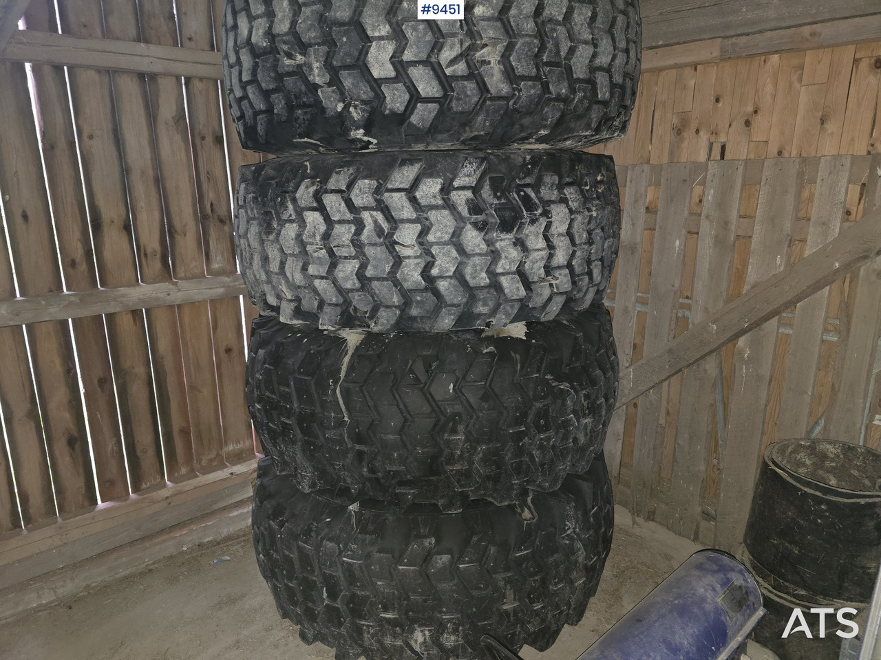 NOKIAN TIRE AND RIM FOR HUDDIG - Equipo de construcción: foto 1 NOKIAN TIRE AND RIM FOR HUDDIG - Equipo de construcción: foto 1