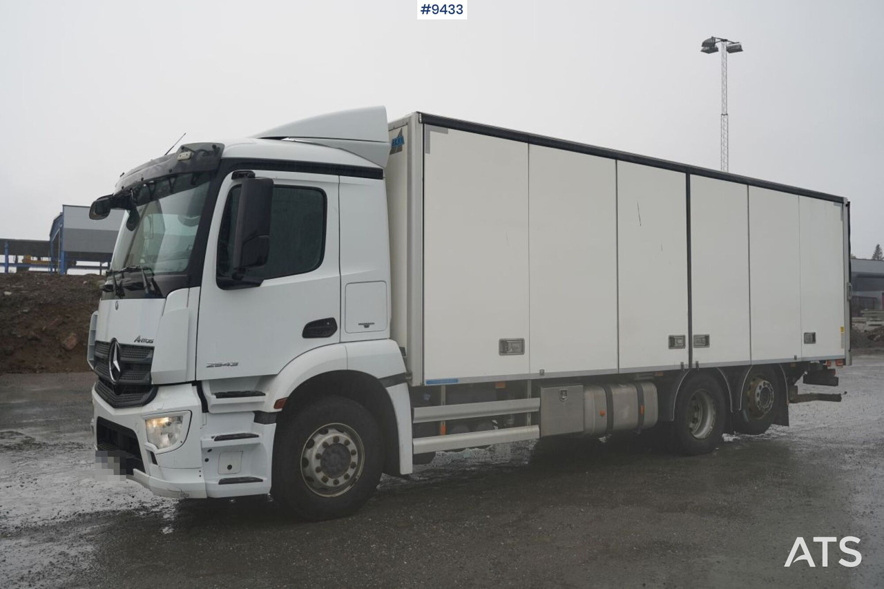 Refrigerated Box truck Mercedes Antos with tail lift (SEE VIDEO) - Camión frigorífico: foto 3 Refrigerated Box truck Mercedes Antos with tail lift (SEE VIDEO) - Camión frigorífico: foto 3