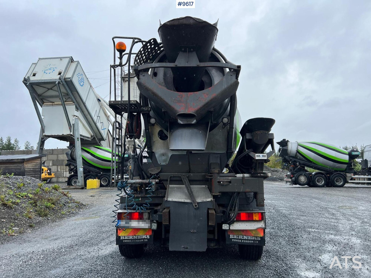 Scania R124 tridem with LAXO quick release / Concrete truck - Camión hormigonera: foto 4 Scania R124 tridem with LAXO quick release / Concrete truck - Camión hormigonera: foto 4