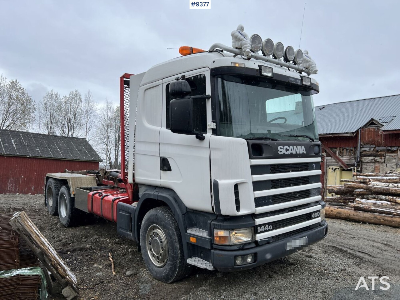 Scania R144 Hooklift Truck - Camión multibasculante: foto 1 Scania R144 Hooklift Truck - Camión multibasculante: foto 1
